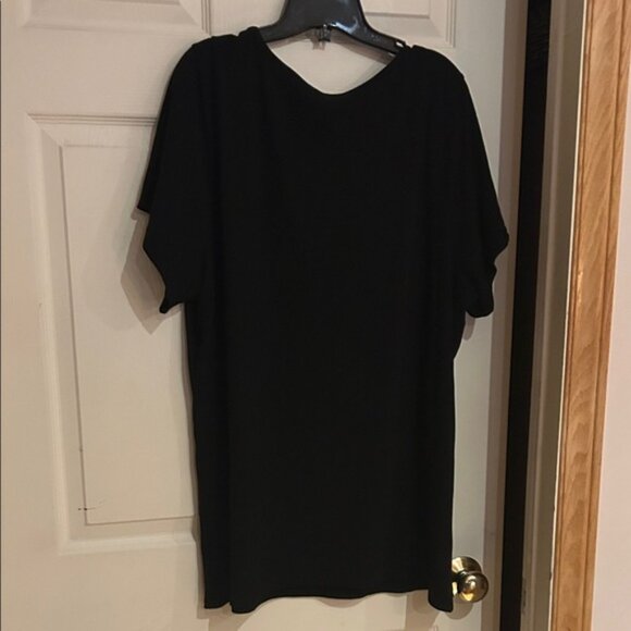 NWT Torrid Rib Scoop Neck Henley Short Sleeve Tee Size 5 Black - Picture 4 of 6